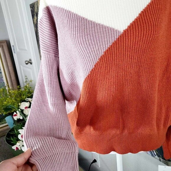 NEW with Tag SOPHIE RUE KNITTED SWEATER SIZE S. - Picture 7 of 11